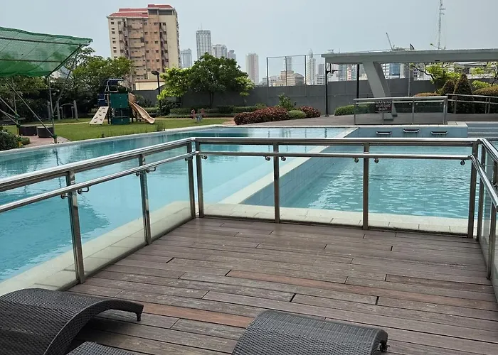 Staycation And Wfh With Netflix And Pool For Up To 4 Guests Apartment *