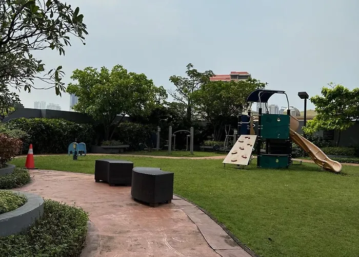 Staycation And Wfh With Netflix And Pool For Up To 4 Guests Manila