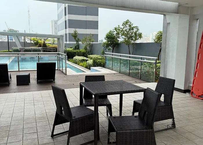 Staycation And Wfh With Netflix And Pool For Up To 4 Guests Manila