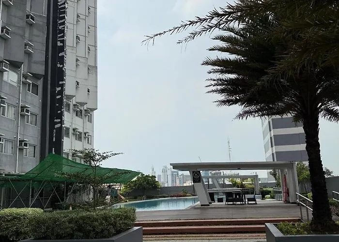 Apartment Staycation And Wfh With Netflix And Pool For Up To 4 Guests Manila