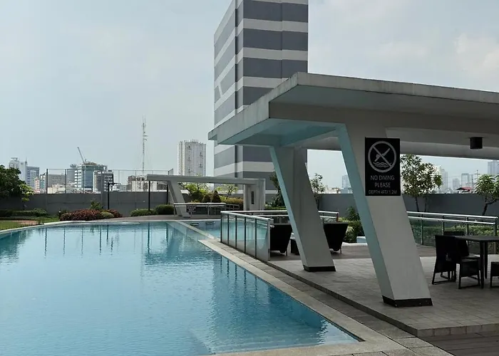 Staycation And Wfh With Netflix And Pool For Up To 4 Guests Apartment Manila