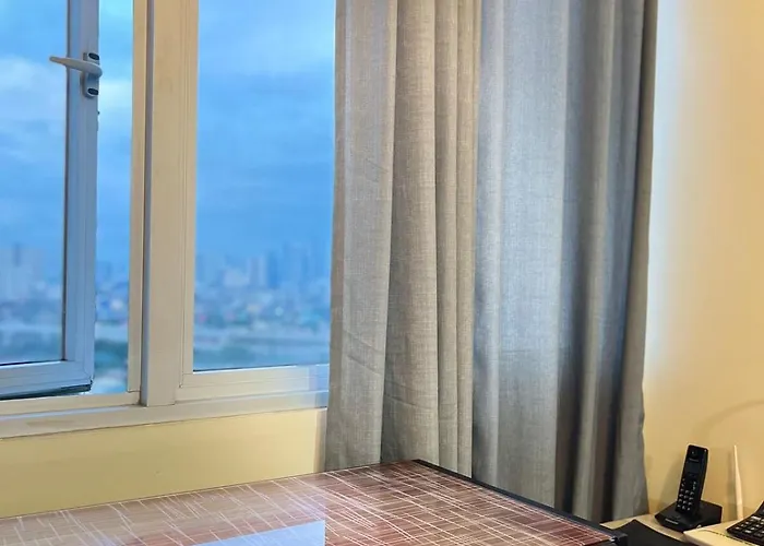 Apartment Staycation And Wfh With Netflix And Pool For Up To 4 Guests Manila